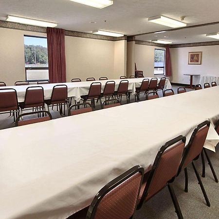 Ramada By Wyndham Strasburg Dover מראה חיצוני תמונה
