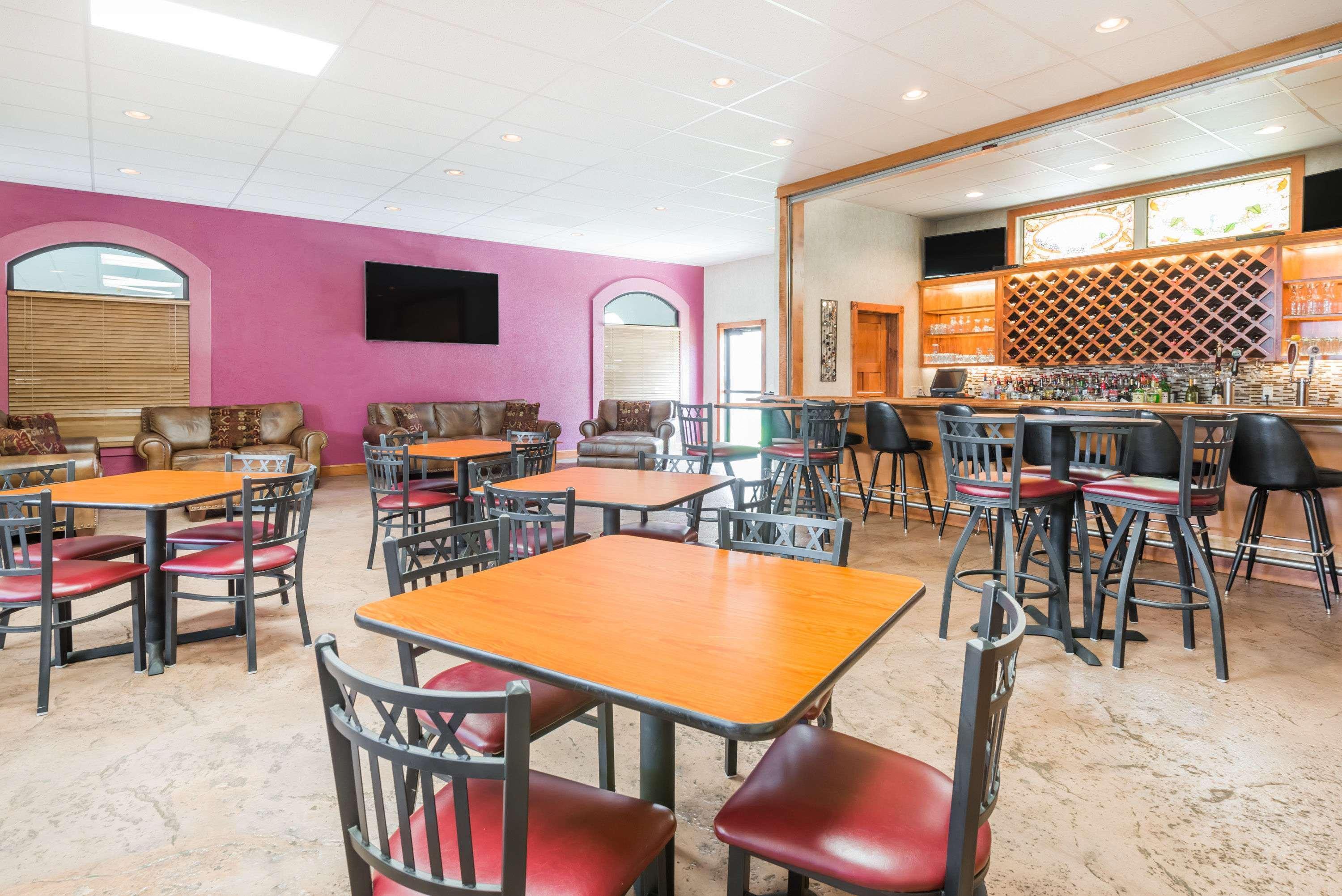 Ramada By Wyndham Strasburg Dover מראה חיצוני תמונה