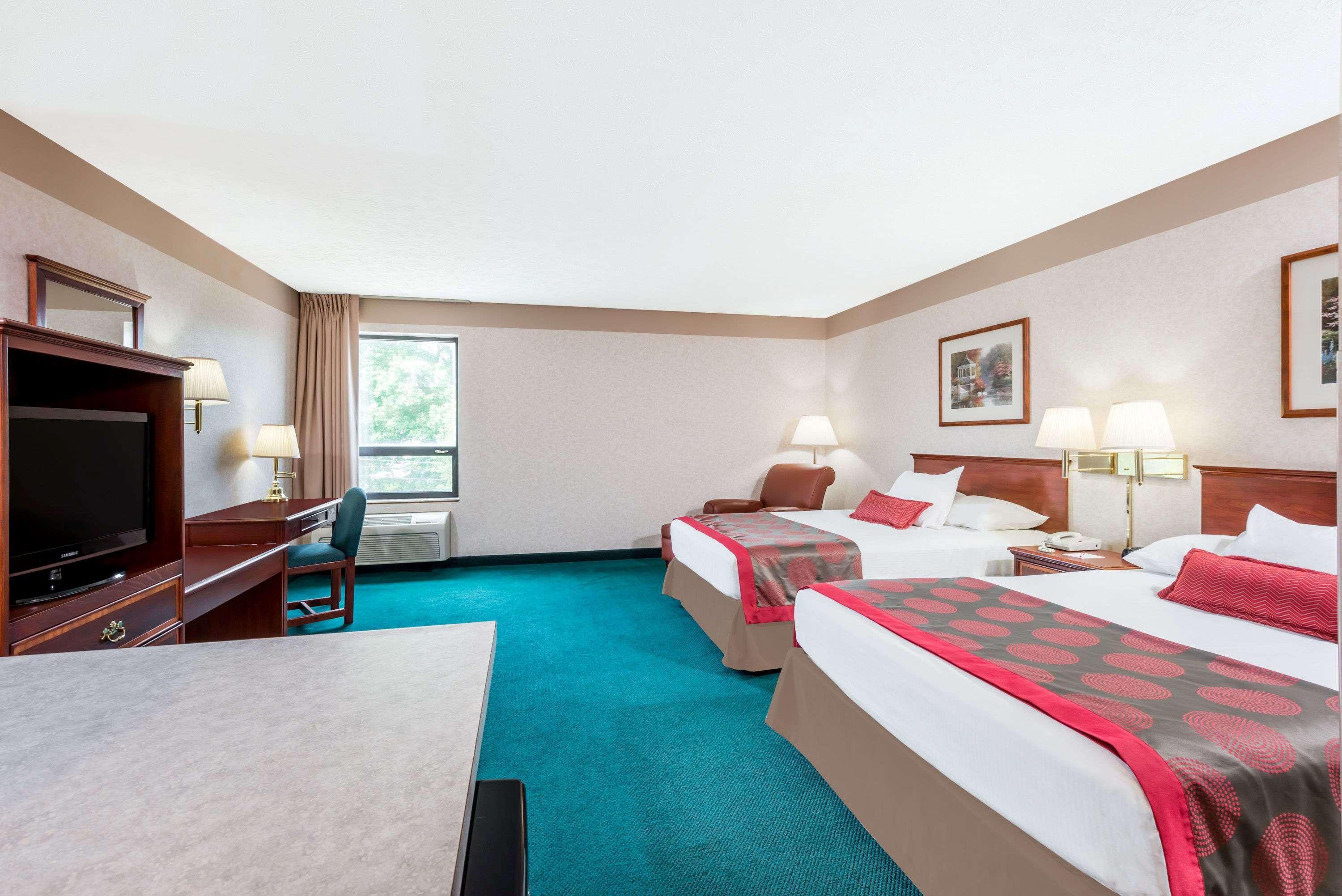Ramada By Wyndham Strasburg Dover מראה חיצוני תמונה