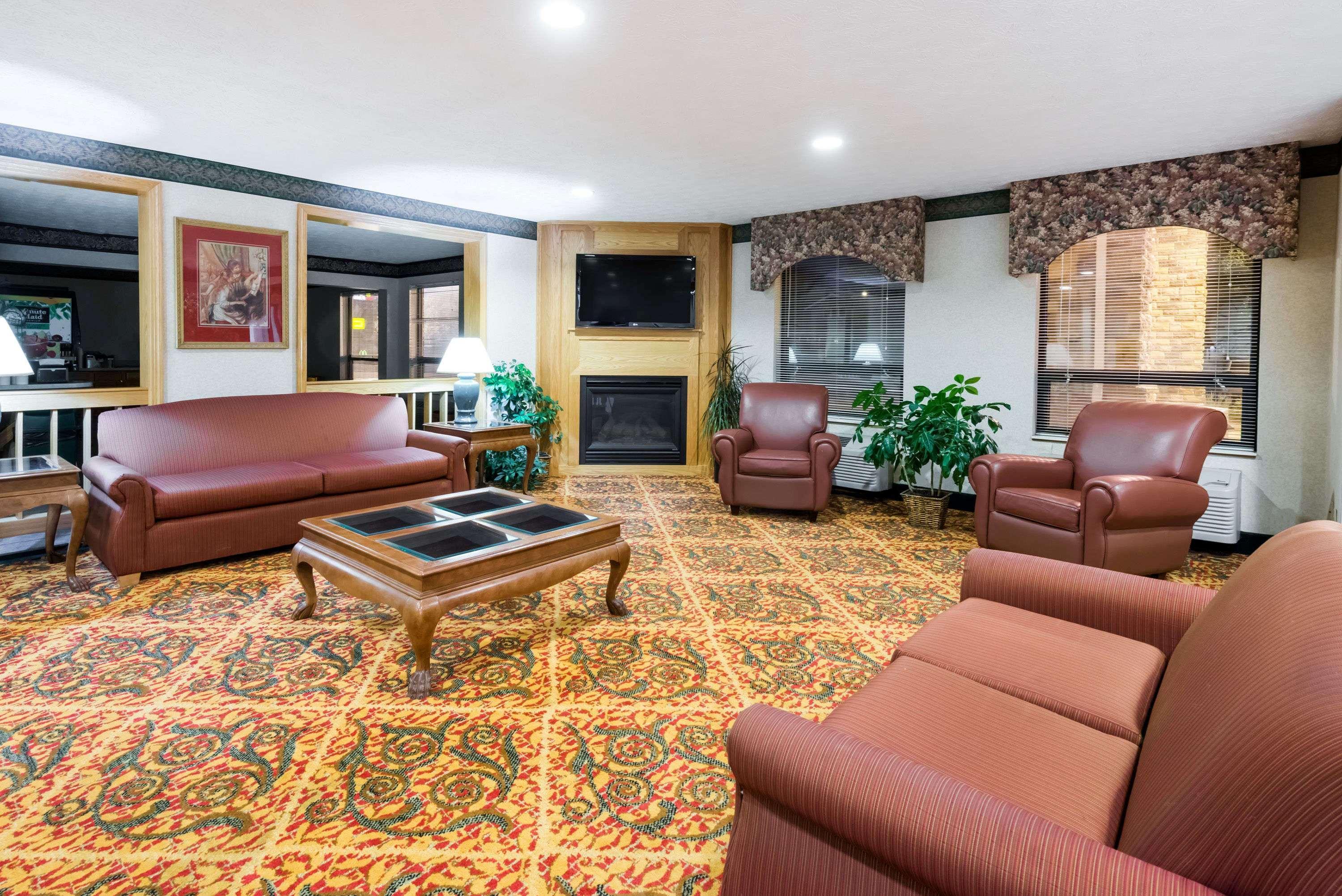Ramada By Wyndham Strasburg Dover מראה חיצוני תמונה
